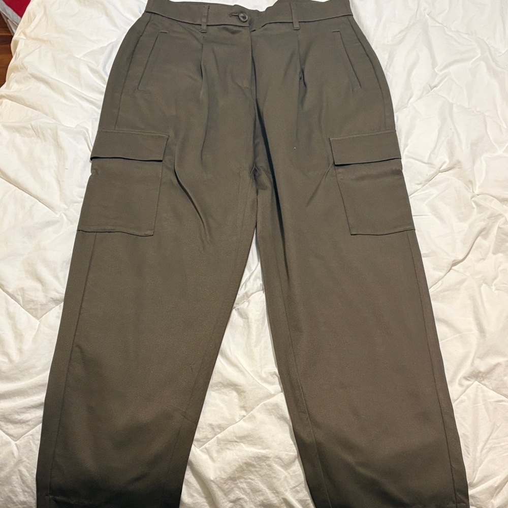 Old Navy Women's Olive Cargo Pants
